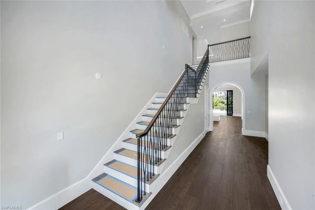 1690 Chesapeake AVE, Naples, FL 34102