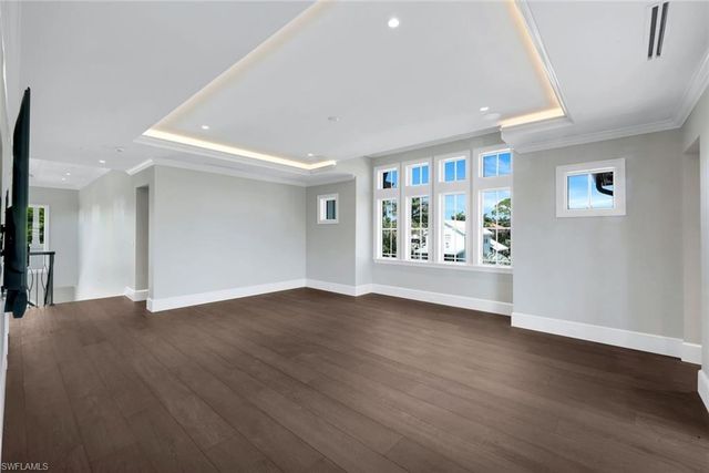 1690 Chesapeake AVE, Naples, FL 34102