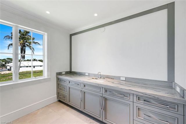1690 Chesapeake AVE, Naples, FL 34102