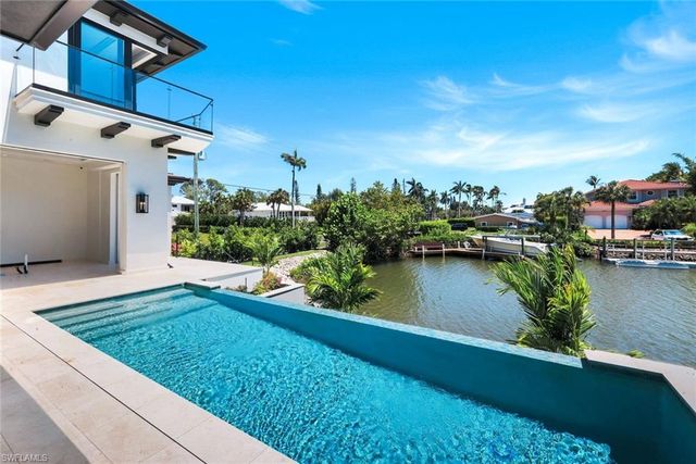 1690 Chesapeake AVE, Naples, FL 34102