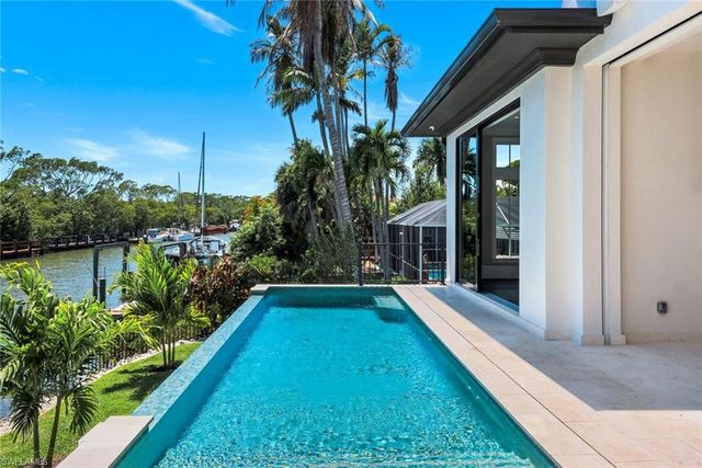 1690 Chesapeake AVE, Naples, FL 34102