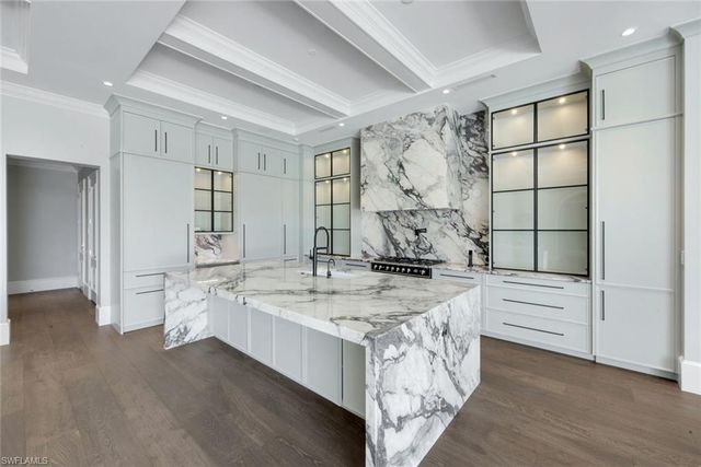 1690 Chesapeake AVE, Naples, FL 34102