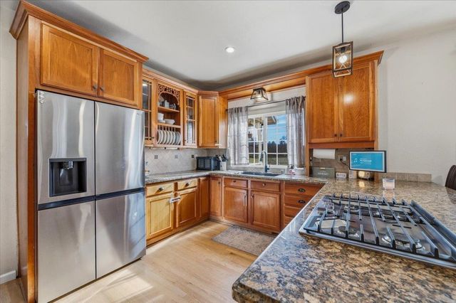 10691 Willow Ln, Penn Valley, CA 95946