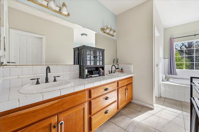 10691 Willow Ln, Penn Valley, CA 95946