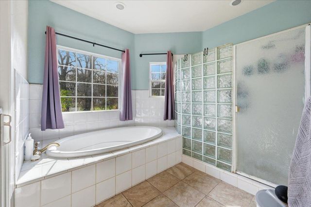 10691 Willow Ln, Penn Valley, CA 95946