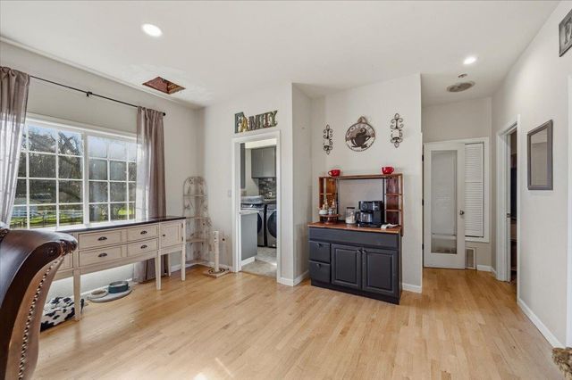 10691 Willow Ln, Penn Valley, CA 95946