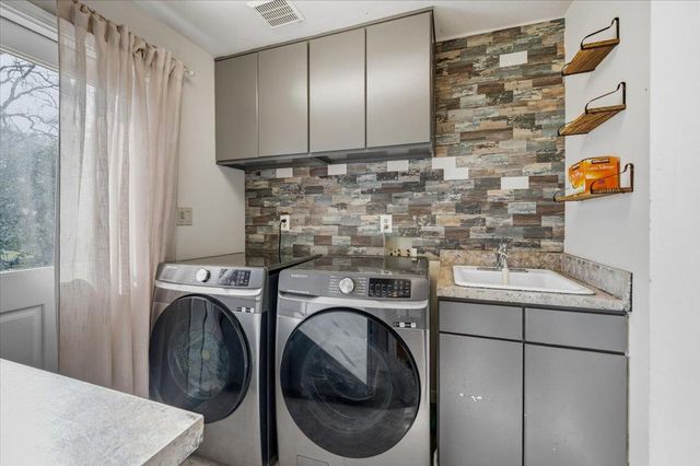 10691 Willow Ln, Penn Valley, CA 95946