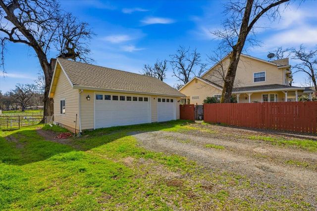 10691 Willow Ln, Penn Valley, CA 95946