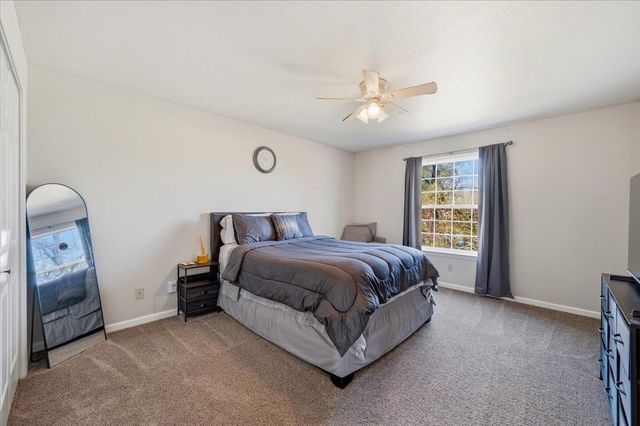 10691 Willow Ln, Penn Valley, CA 95946