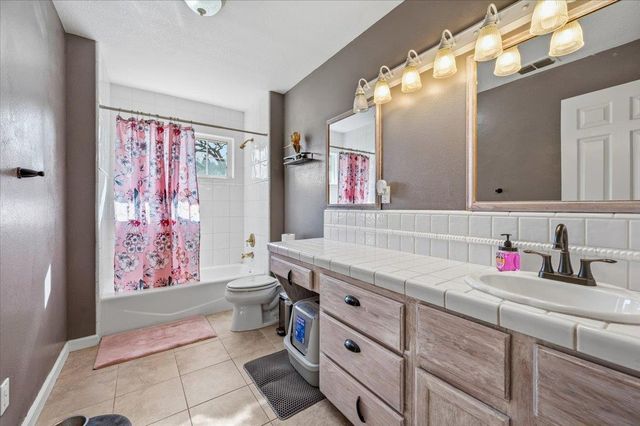 10691 Willow Ln, Penn Valley, CA 95946