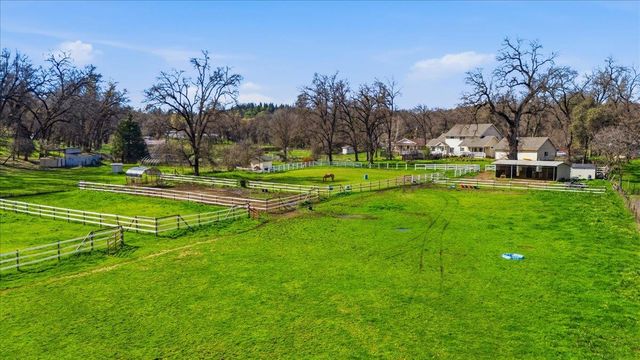 10691 Willow Ln, Penn Valley, CA 95946