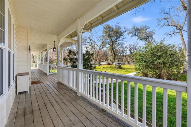 10691 Willow Ln, Penn Valley, CA 95946