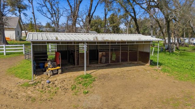 10691 Willow Ln, Penn Valley, CA 95946