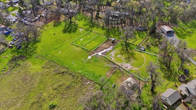 10691 Willow Ln, Penn Valley, CA 95946