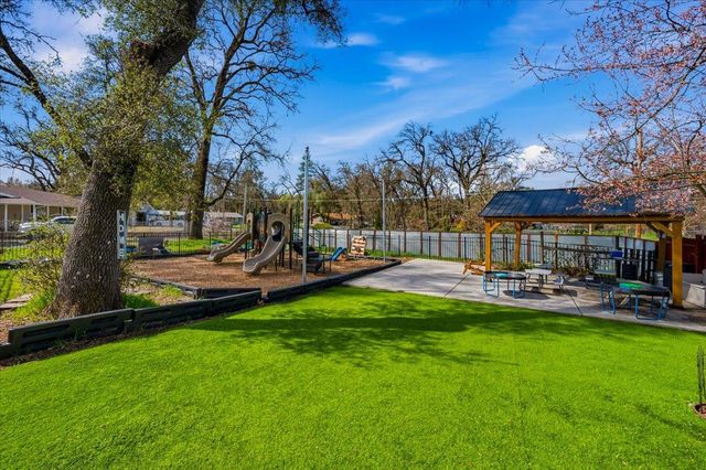 10691 Willow Ln, Penn Valley, CA 95946