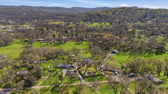 10691 Willow Ln, Penn Valley, CA 95946