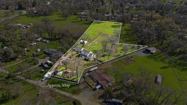 10691 Willow Ln, Penn Valley, CA 95946