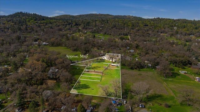 10691 Willow Ln, Penn Valley, CA 95946