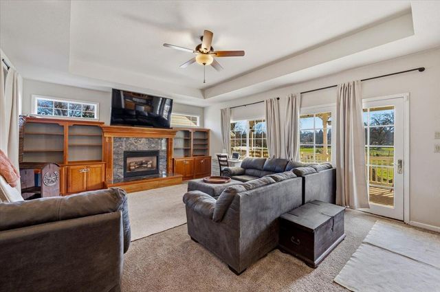 10691 Willow Ln, Penn Valley, CA 95946