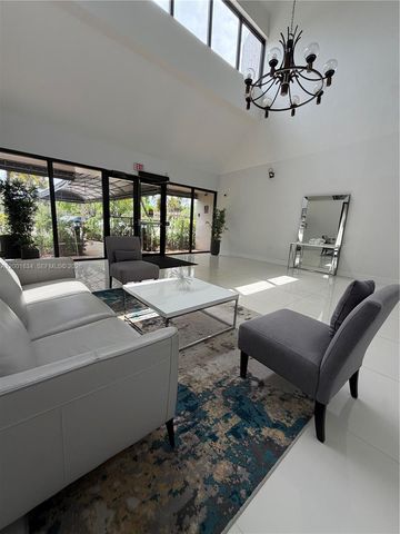 200 Lakeview Dr 102, Weston, FL 33326