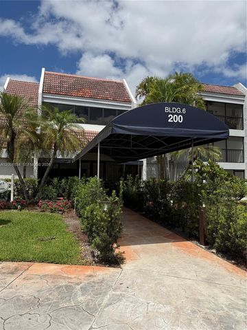 200 Lakeview Dr 102, Weston, FL 33326