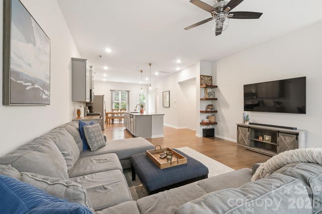 9320 Ainslie Downs Street, Charlotte, NC 28273