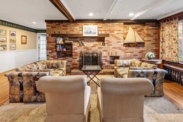 1800 Sound Avenue, Mattituck, NY 11952