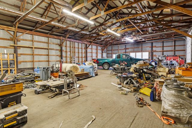 1800 Sound Avenue, Mattituck, NY 11952