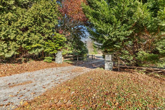 1800 Sound Avenue, Mattituck, NY 11952