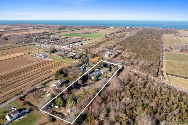 1800 Sound Avenue, Mattituck, NY 11952