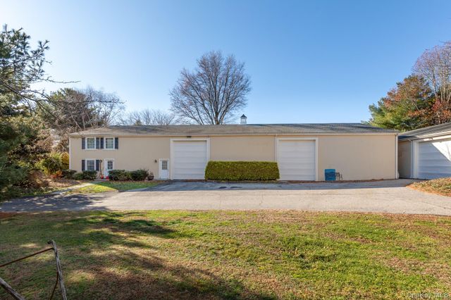 1800 Sound Avenue, Mattituck, NY 11952