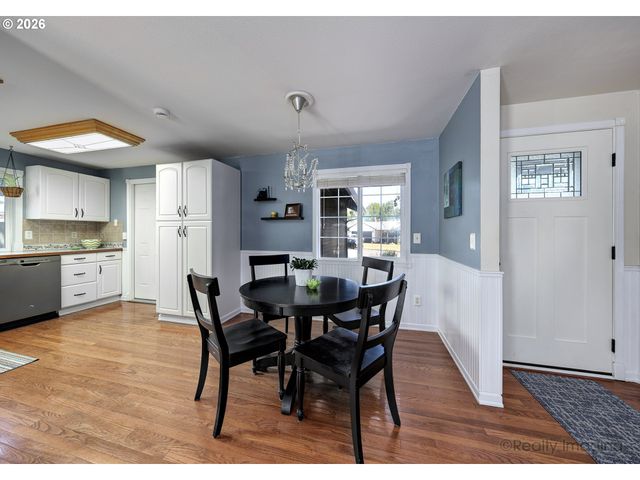 16380 Se STERLING Cir, Milwaukie, OR 97267
