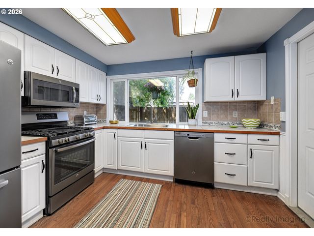 16380 Se STERLING Cir, Milwaukie, OR 97267