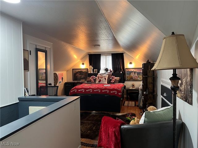 25725 Cook Road, Olmsted Falls, OH 44138