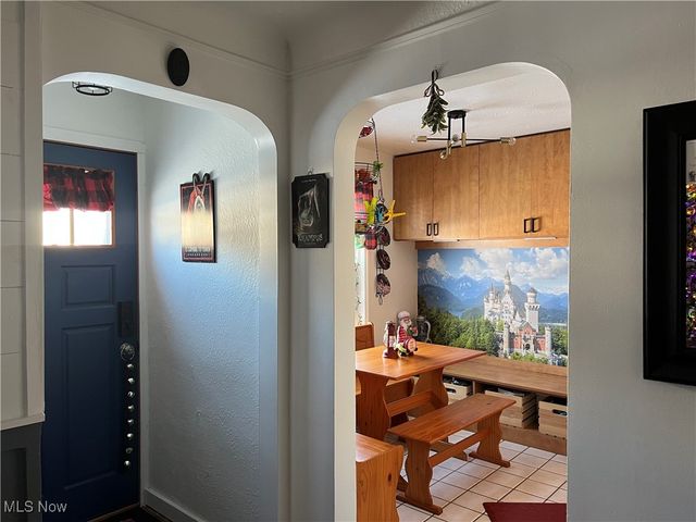 25725 Cook Road, Olmsted Falls, OH 44138