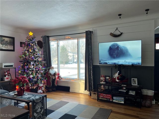 25725 Cook Road, Olmsted Falls, OH 44138