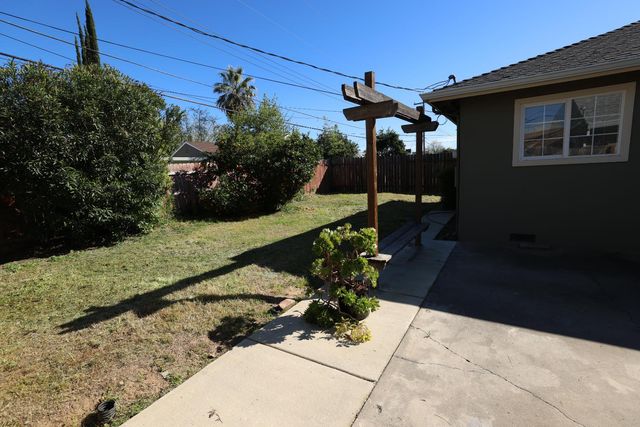 5413 Ontario St, Sacramento, CA 95820