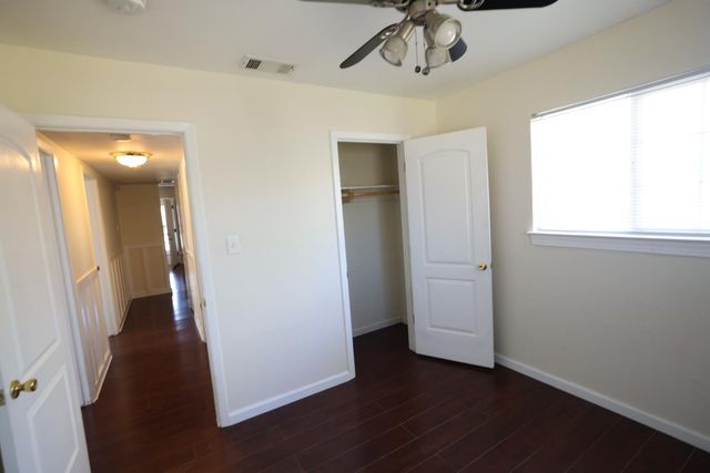 5413 Ontario St, Sacramento, CA 95820