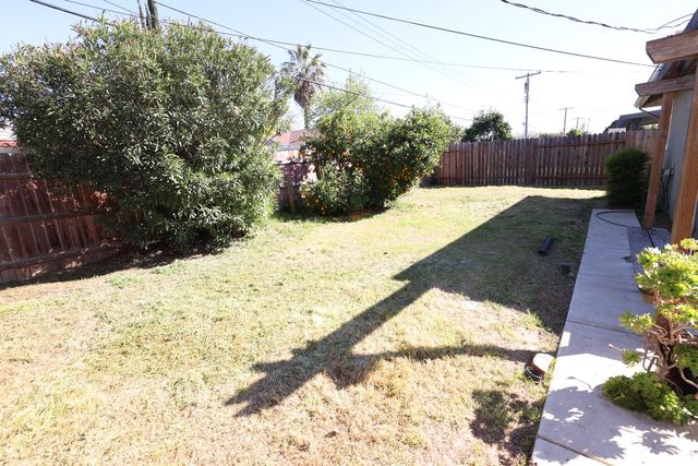 5413 Ontario St, Sacramento, CA 95820