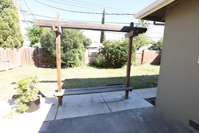 5413 Ontario St, Sacramento, CA 95820