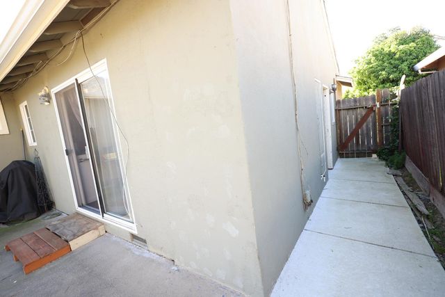5413 Ontario St, Sacramento, CA 95820