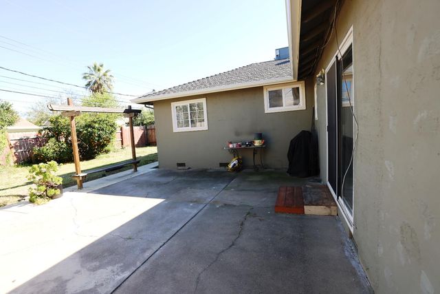 5413 Ontario St, Sacramento, CA 95820