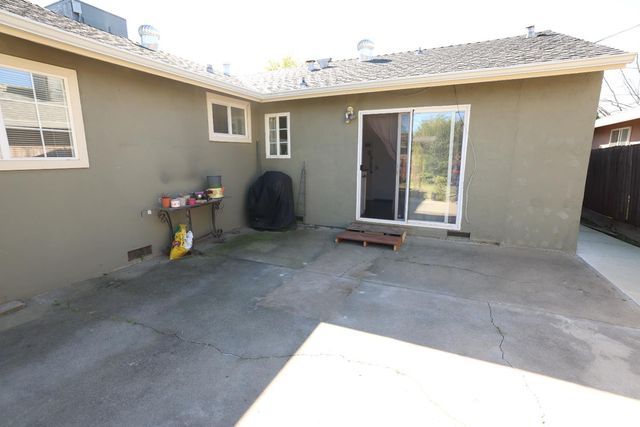 5413 Ontario St, Sacramento, CA 95820