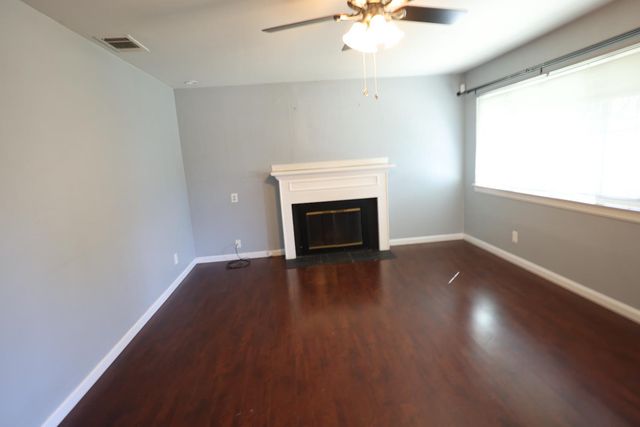 5413 Ontario St, Sacramento, CA 95820