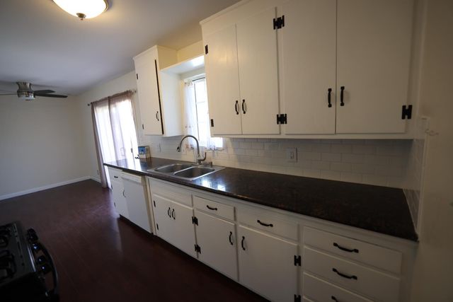 5413 Ontario St, Sacramento, CA 95820