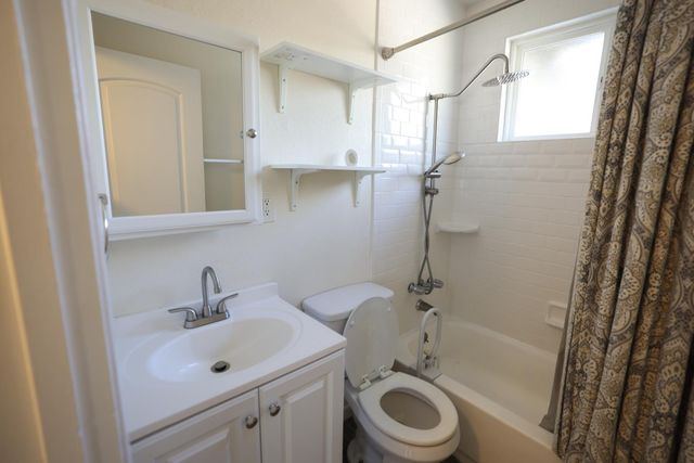 5413 Ontario St, Sacramento, CA 95820