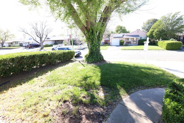 5413 Ontario St, Sacramento, CA 95820
