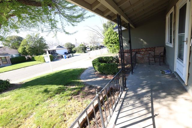 5413 Ontario St, Sacramento, CA 95820