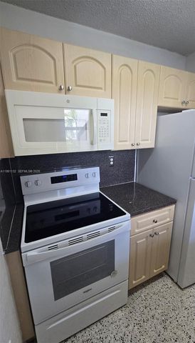 142 SW 18th ave 30, Miami, FL 33135