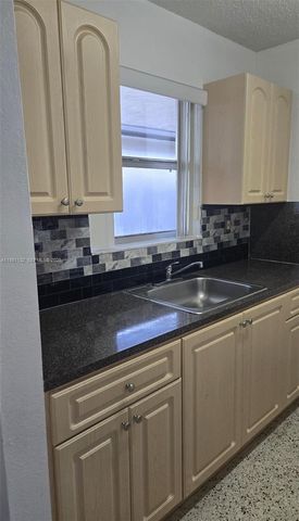 142 SW 18th ave 30, Miami, FL 33135